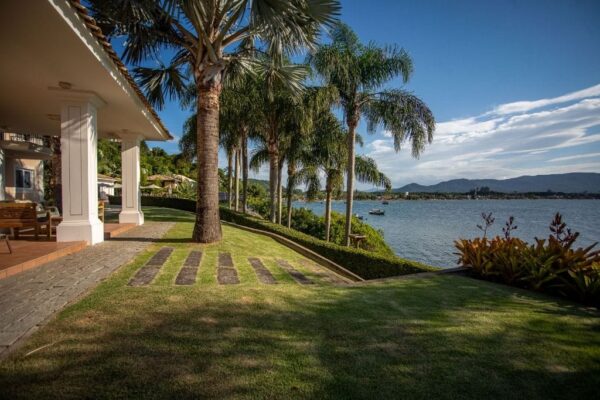 Casa Residencial à Venda | Barra da Lagoa | Florianópolis | CA0700_MMQ